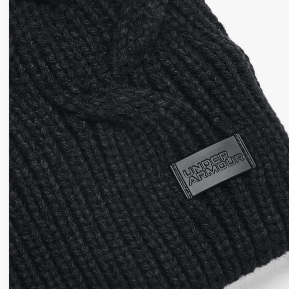 Under Armour Women Around Town Fleece Beanie NWT - Picture 2 of 2